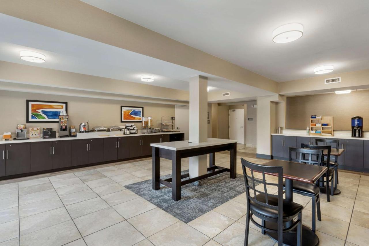 Best Western Watertown Inn & Suites Экстерьер фото